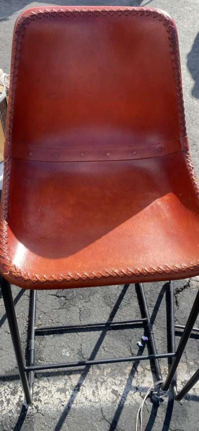 A pair Leader Bar stools - Thumbnail 2