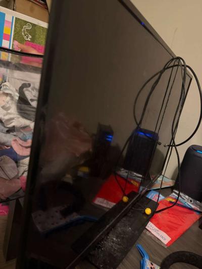 jvc medium Size flat Tv - Thumbnail 2