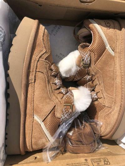 Ugg shoes - Thumbnail 4