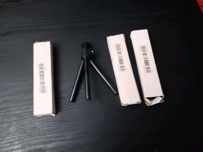 MINI TRIPOD PROJECTOR ADJUSTABLE STAND - Thumbnail 2