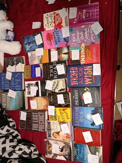 arrange of books - Thumbnail 1
