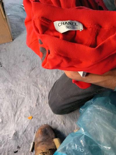 Chanel sweatshirt - Thumbnail 3