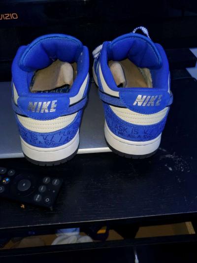Jackie Robinson 75th anniversary Limited Edition Nike Dunks - Thumbnail 4