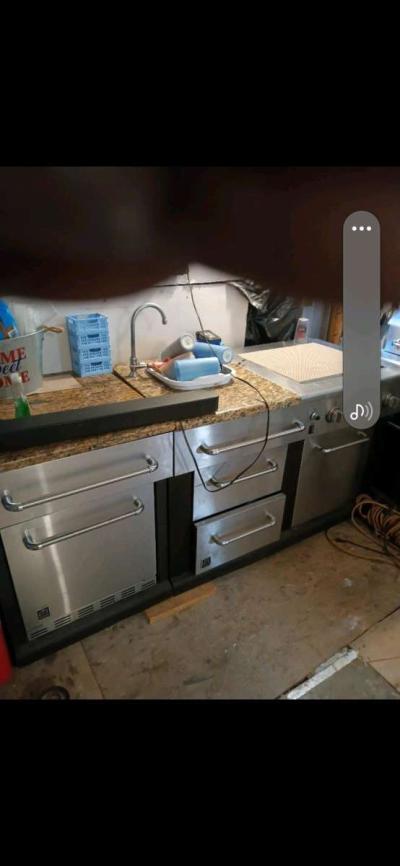 outdoors kitchen - Thumbnail 3