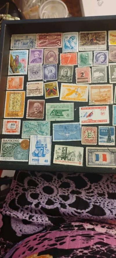 world stamps - Thumbnail 2