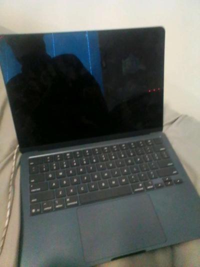 MACBOOK AIR 2025 - Thumbnail 6