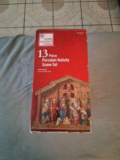 Home Accents Holiday 13 Piece Nativity Scene Set Figurines - Thumbnail 3