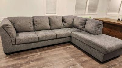 Excellent condition modern gray sectional sofa - Thumbnail 2
