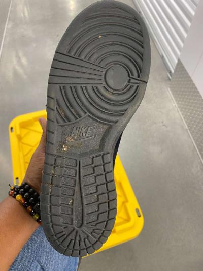 Nike dunks size9 bloody red velvet - Thumbnail 4