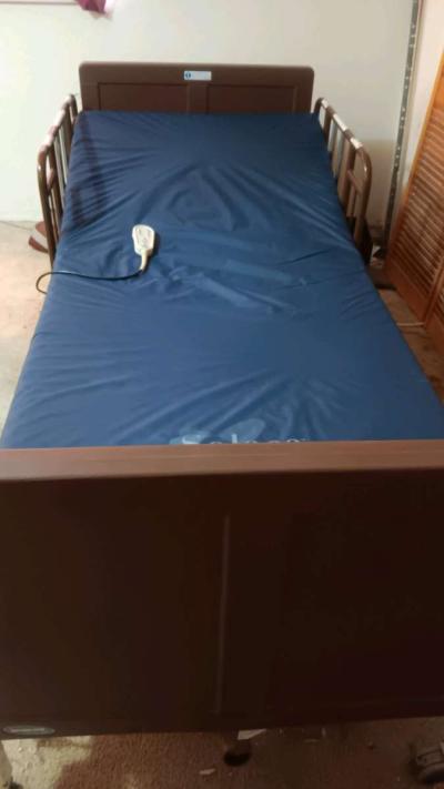 HOSPITAL BED  ELECTRIC - Thumbnail 2