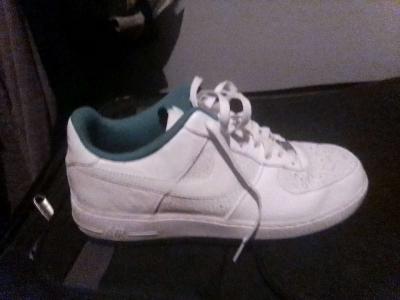 mens Nike tennis shoes size 11 - Thumbnail 2