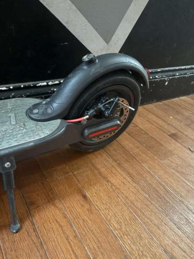 Electric scooter - Thumbnail 4