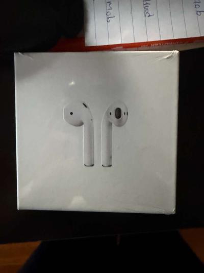 AirPod 2s amazing quality unopened box - Troy, Michigan