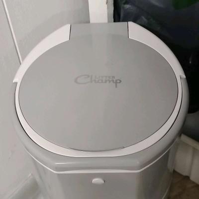 litter champ and 2 boxes of replacement bags - Thumbnail 3