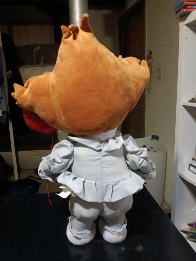 pennywise standing doll - Thumbnail 3