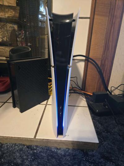 playstation 5 digital with extra remote - Thumbnail 5