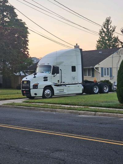 Mack Anthem 2020 white - Thumbnail 2