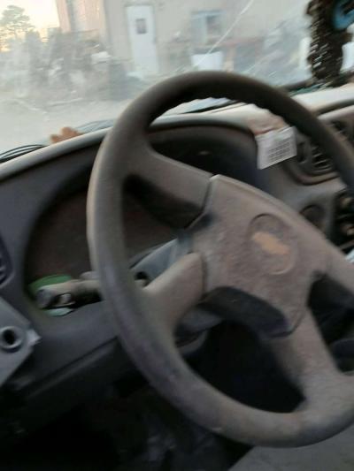 clean title 2008 Chevy trailblazer 2whdrfor parts no motor - Thumbnail 3