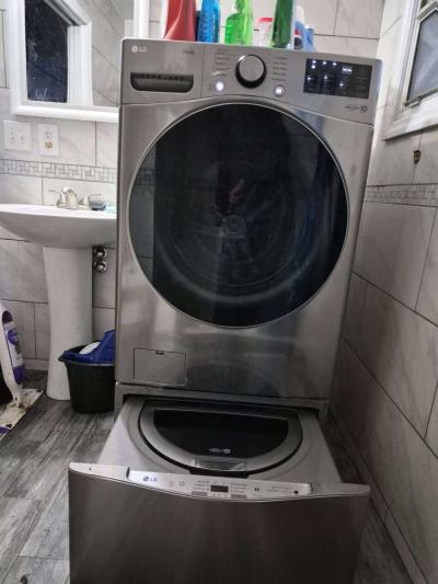 washer and dryer front load with pedistals - Daytona Beach, Florida