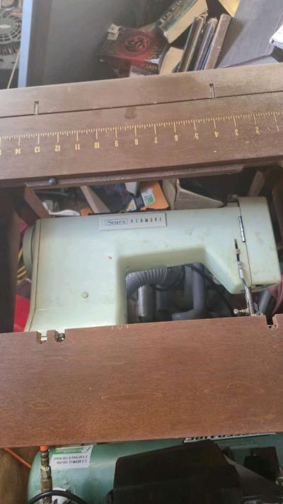 sowing machine - Panama City, Florida