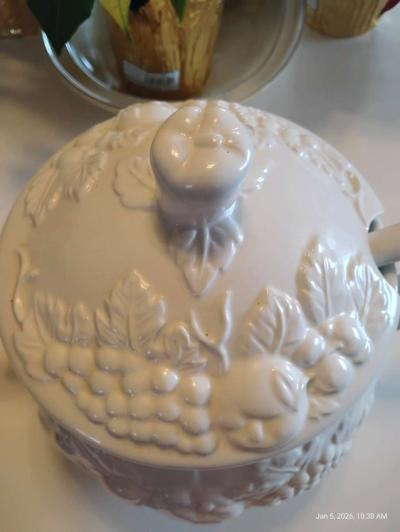 vintage bowl with spoon and lid - Thumbnail 2