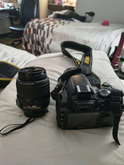 Nikon Digital Camera D40x - Thumbnail 3