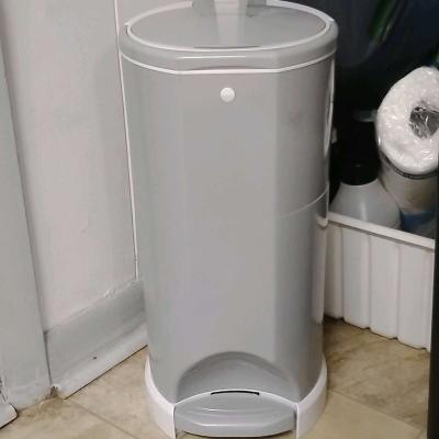 litter champ and 2 boxes of replacement bags - Thumbnail 2