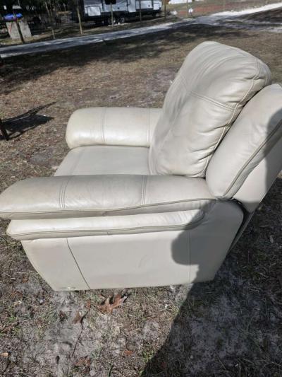 Cindy Crawford leather lounge chair - Thumbnail 3