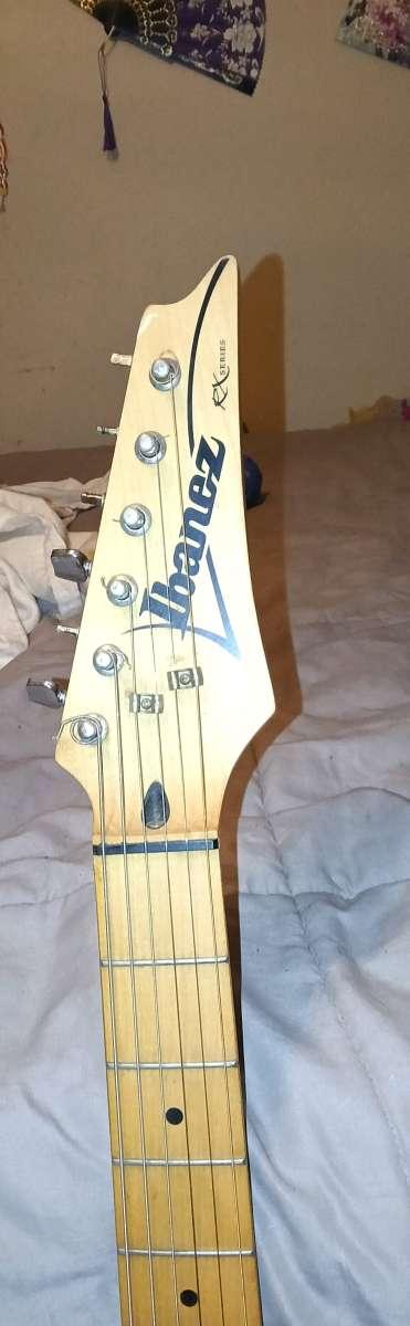 Ibanez left handed guitar - Thumbnail 2