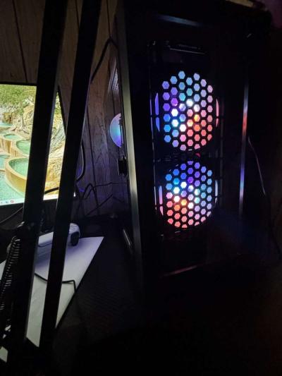 gaming pc and monitor - Thumbnail 4