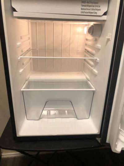 Galanz Mini Fridge - Thumbnail 2