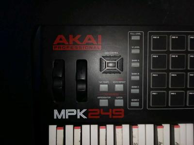 Akai MPK249 49Key Keyboard Controller - Thumbnail 6