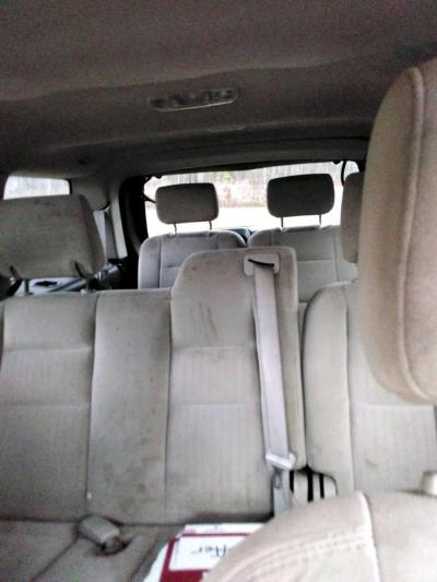 2008 Ford Mercury suv - Thumbnail 4