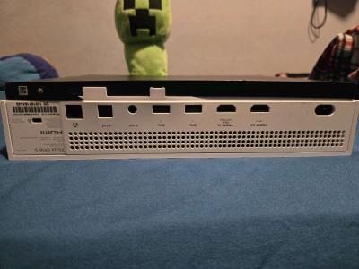 Xbox One S - Thumbnail 2