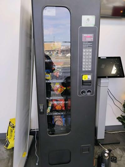small vending machine - Thumbnail 2