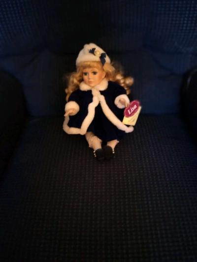 Four Beautiful Antique Dolls - Thumbnail 5