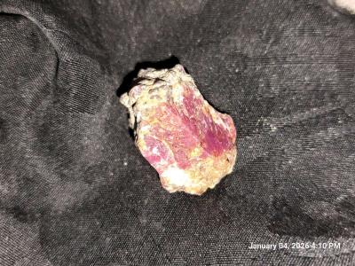 untouched stones and gems - Thumbnail 5