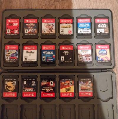 Nintendo Switch and 17 games - Thumbnail 3