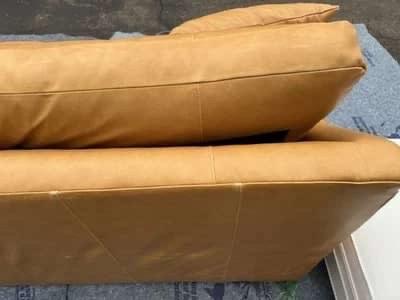 Beautiful Bowery leather sofa - Thumbnail 3