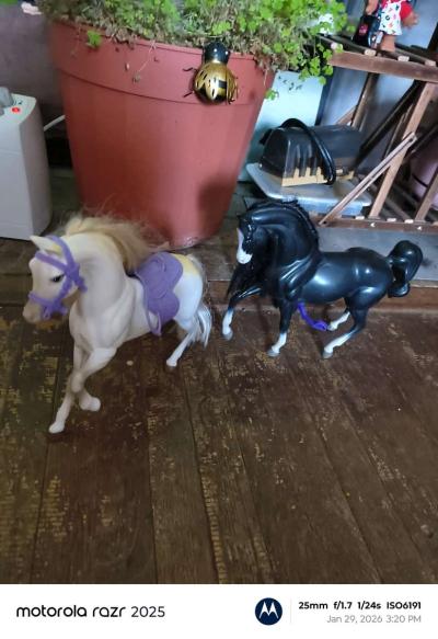 90s White horse with purple saddle - Thumbnail 4