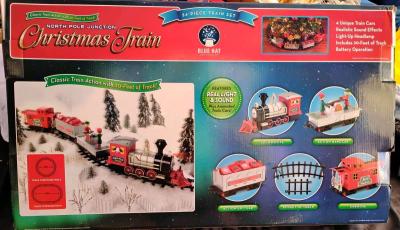 Blue Hat Toy Company North Pole Junction Christmas Train Set - Thumbnail 2