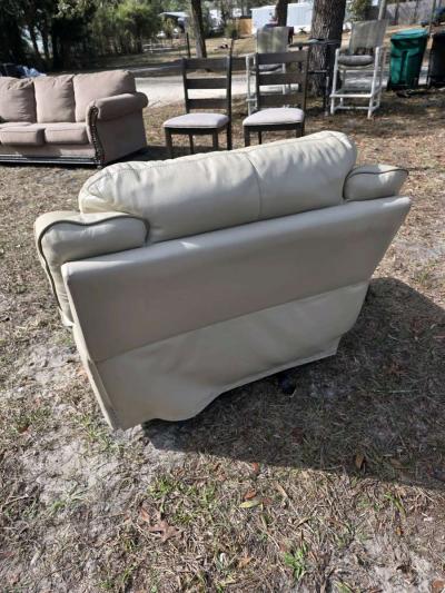 Cindy Crawford leather lounge chair - Thumbnail 4