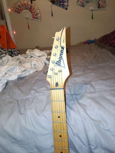 Ibanez left handed guitar - Thumbnail 4