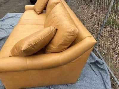 Beautiful Bowery leather sofa - Thumbnail 5