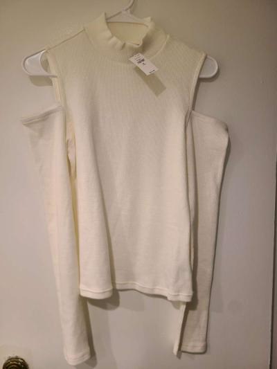 Gap white peekaboo shoulder mock neck top