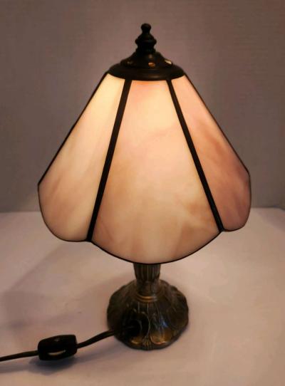 Meyda Tiffany Style Lamp With Handpainted Slag Glass Shade - Thumbnail 3