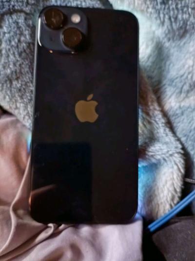 iPhone 14 - Thumbnail 2