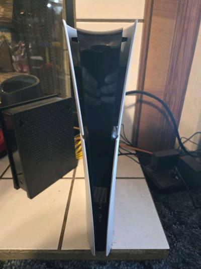 playstation 5 digital with extra remote - Thumbnail 2