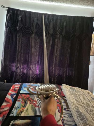 pre owner collectible sabers - Thumbnail 4