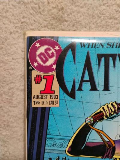 Catwoman issue 1 93 signed - Thumbnail 3